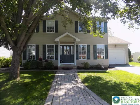 1245 8th St, Catasauqua, PA 18032