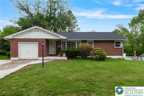 1535 Stanford Rd, Bethlehem, PA 18018
