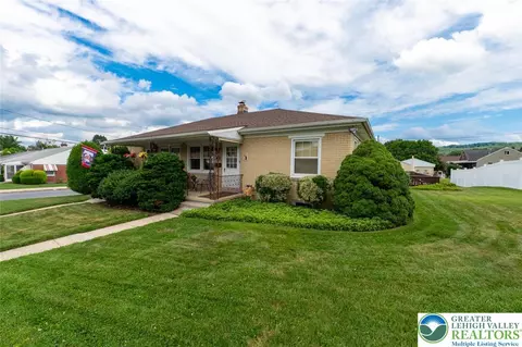 16 W Berger St, Emmaus, PA 18049