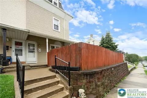 20 N 3rd St, Coplay, PA 18037