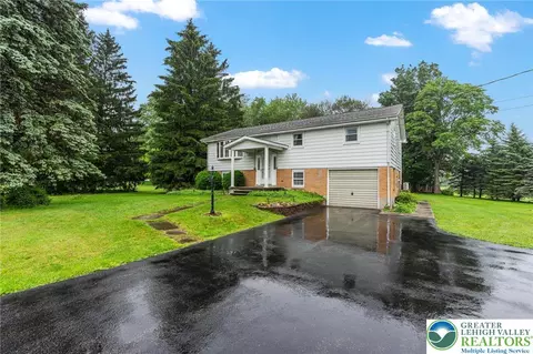 2560 Community Dr, Bath, PA 18014