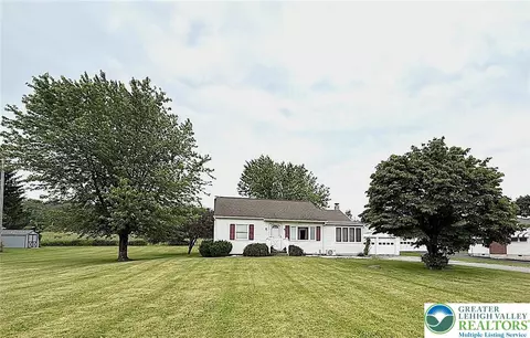 619 Penn Dr, Tamaqua, PA 18252