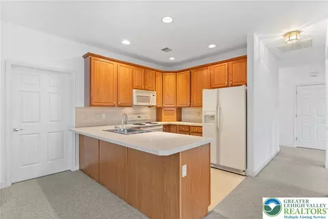 Kitchen - 1883 Gregory Pl, Hellertown, PA 18055 photo 3 of 3
