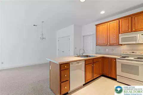 Kitchen - 1883 Gregory Pl, Hellertown, PA 18055 photo 1 of 3