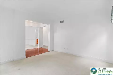 Living - 1883 Gregory Pl, Hellertown, PA 18055 photo 2 of 3