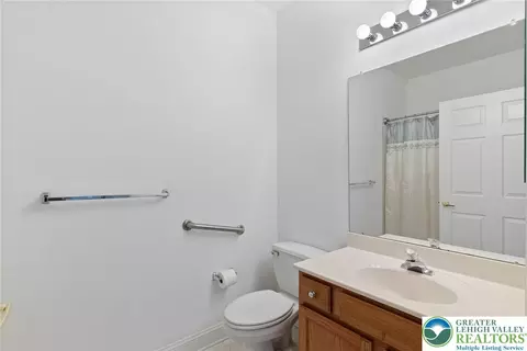Bath - 1883 Gregory Pl, Hellertown, PA 18055 photo 1 of 3