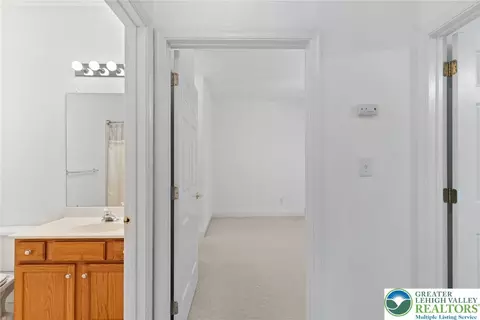 Entry Way - 1883 Gregory Pl, Hellertown, PA 18055 photo 5 of 6