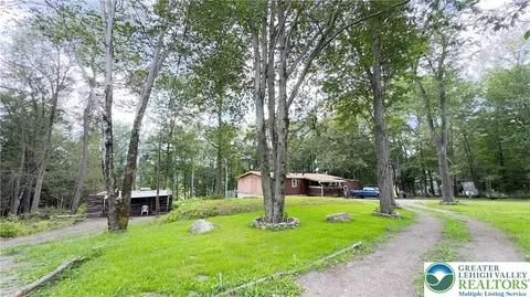 355 Lehigh Rd, Clifton Township, PA 18424