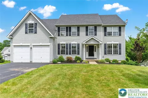 6841 Stone Croft Cir, Macungie, PA 18062