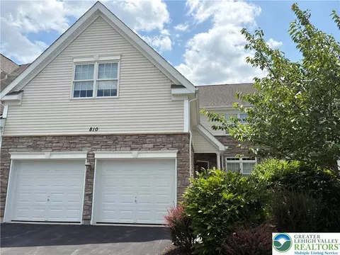 810 E Homestead Ln, Williams Twp, PA 18042