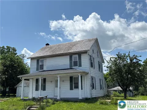 565 Moorestown Dr, Bath, PA 18014