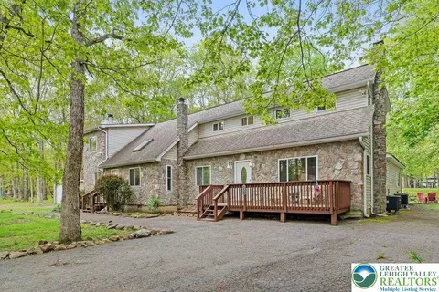 358 Towamensing Trail Rd, Albrightsville, PA 18210