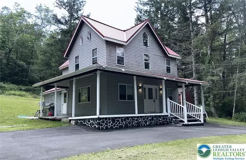 1215 Upper Seese Hl, Canadensis, PA 18325