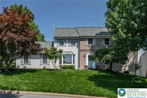 1746 Victoria Cir, Allentown, PA 18103