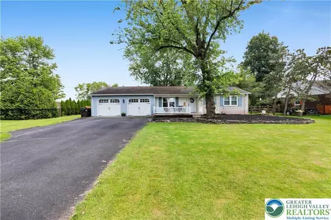1202 Red Hill Rd, Red Hill, PA 18076