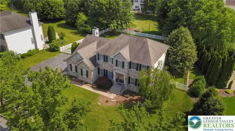 3960 Mountain View Ave, Palmer Township, PA 18045