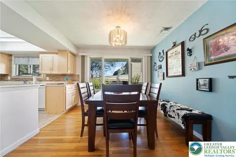 Dining - 275 E Thomas Ave, Hellertown, PA 18055 photo 1 of 3