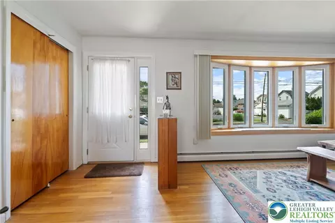 Entry Way - 275 E Thomas Ave, Hellertown, PA 18055 photo 1 of 2