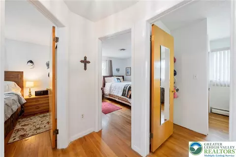 Entry Way - 275 E Thomas Ave, Hellertown, PA 18055 photo 2 of 2