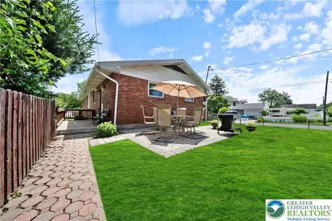 Exterior - 275 E Thomas Ave, Hellertown, PA 18055 photo 4 of 5
