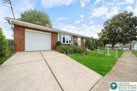 Exterior - 275 E Thomas Ave, Hellertown, PA 18055 photo 3 of 5