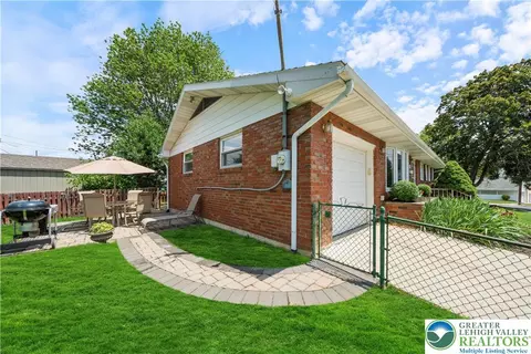 Exterior - 275 E Thomas Ave, Hellertown, PA 18055 photo 5 of 5
