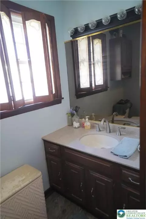 Bath - 871 2nd St, Fullerton, PA 18052 photo 2 of 2