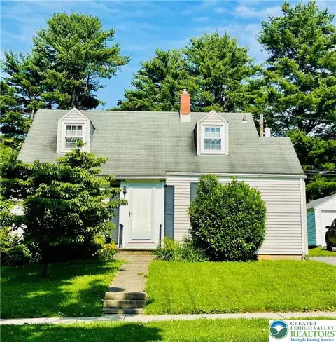309 Willow Rd, Hellertown, PA 18055 photo 4