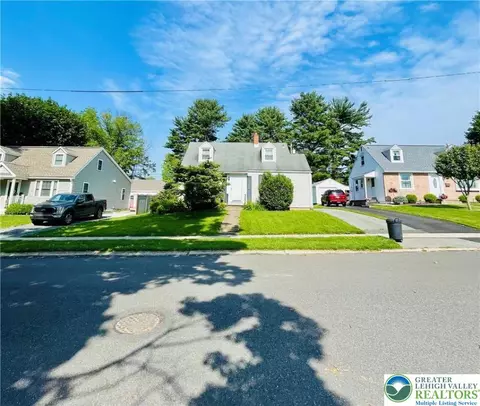 309 Willow Rd, Hellertown, PA 18055 photo 7