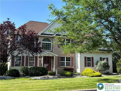 797 Heather Ln, Easton, PA 18040