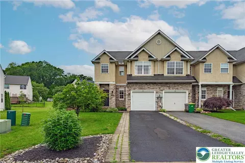 301 Maple Ct, Alburtis, PA 18011
