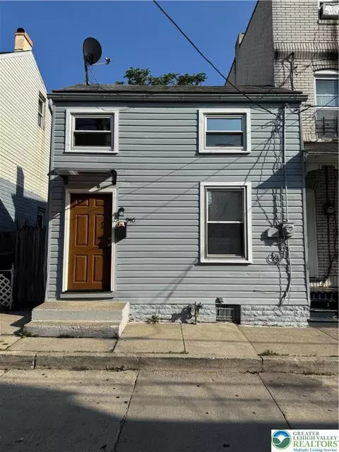 940 Oak St, Allentown, PA 18102