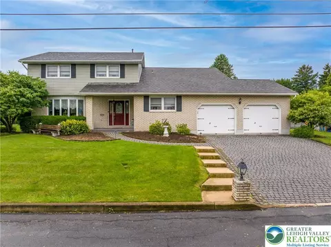 637 Green St, Catasauqua, PA 18032