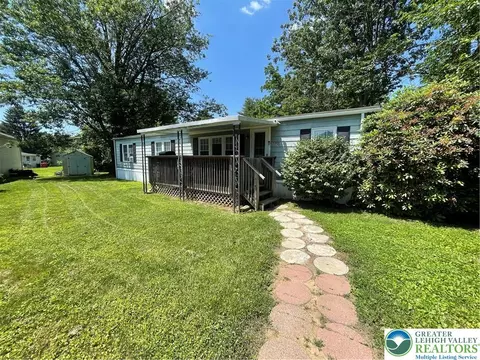 8850 Turkey Ridge Rd, Breinigsville, PA 18031