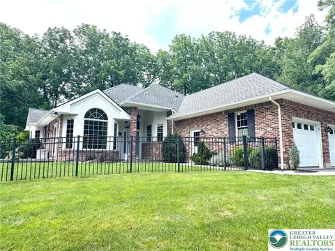 1859 Sherwood Cir, Allentown, PA 18103