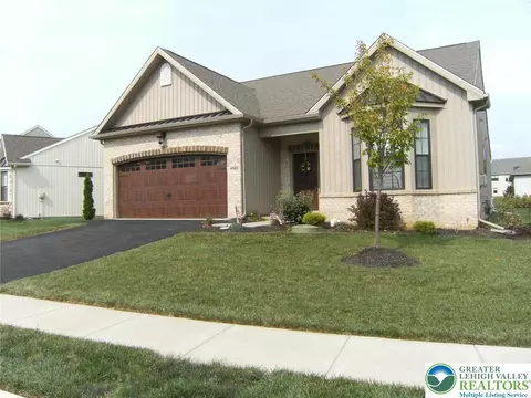 4088 Eveningstar Rd, Emmaus, PA 18049