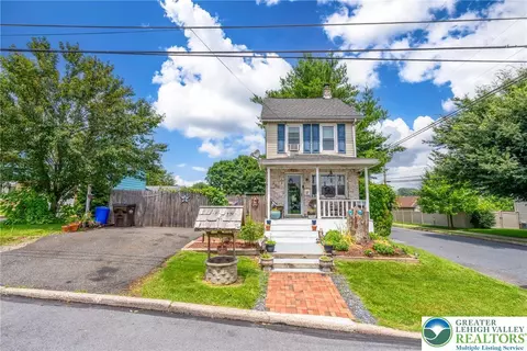 801 Karoly St, Freemansburg, PA 18017