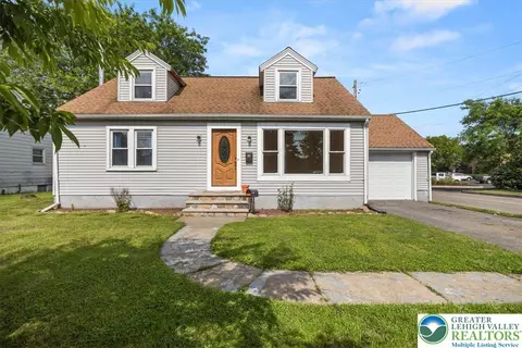 938 Chipperfield Dr, Stroudsburg, PA 18360