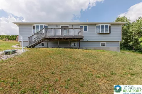 379 Golf Rd, Tamaqua, PA 18252