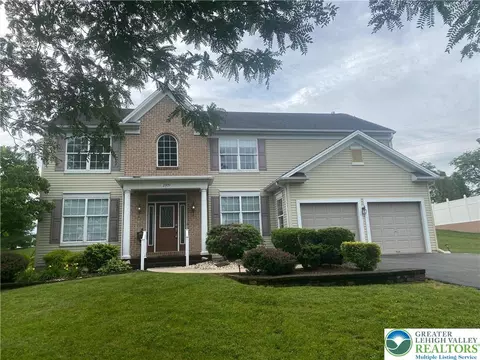 2509 Somerset Rd, Whitehall Twp, PA 18052