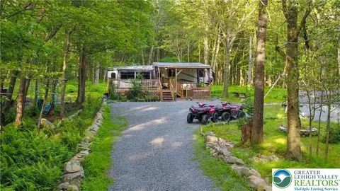 149 Deer Path Ln, Tobyhanna Twp, PA 18346