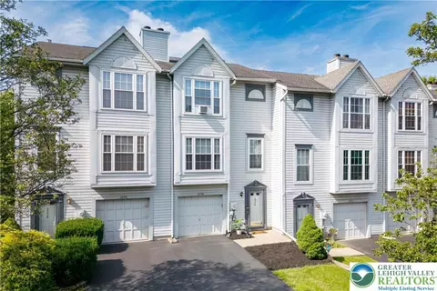 2774 Red Oak Cir, Bethlehem, PA 18017