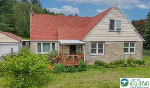 201 Lincoln Dr, Tamaqua, PA 18252