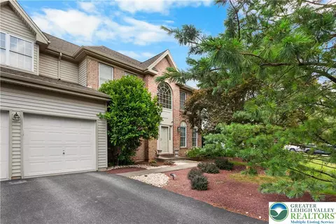 4204 Maria Ln, Bethlehem, PA 18017