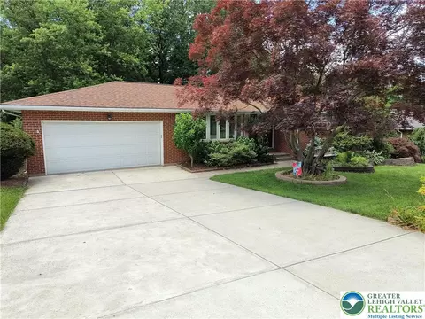 3941 Kenrick Dr, Bethlehem, PA 18020