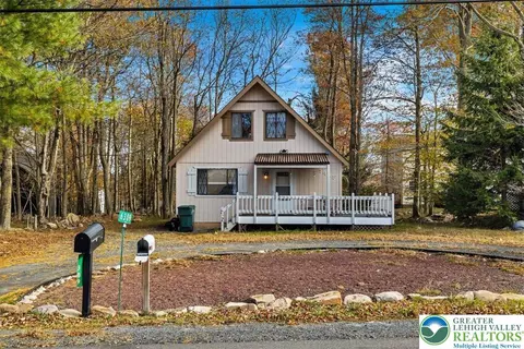 6309 Ventnor Dr, Coolbaugh Twp, PA 18466