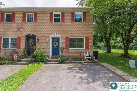 1226 Graham St, Fountain Hill, PA 18015