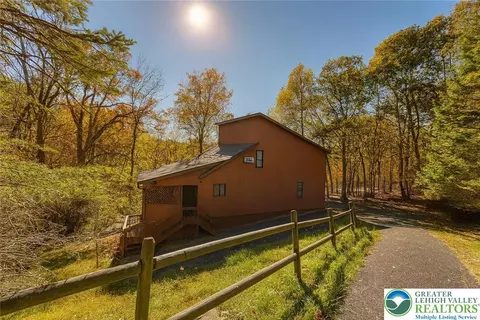 251 Brentwood, Saw Creek, PA 18324