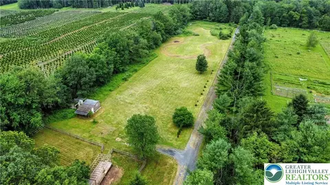 223 Brink Rd, Chestnuthill Twp, PA 18353