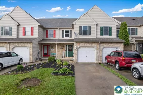 8067 Heritage Dr, Alburtis, PA 18011